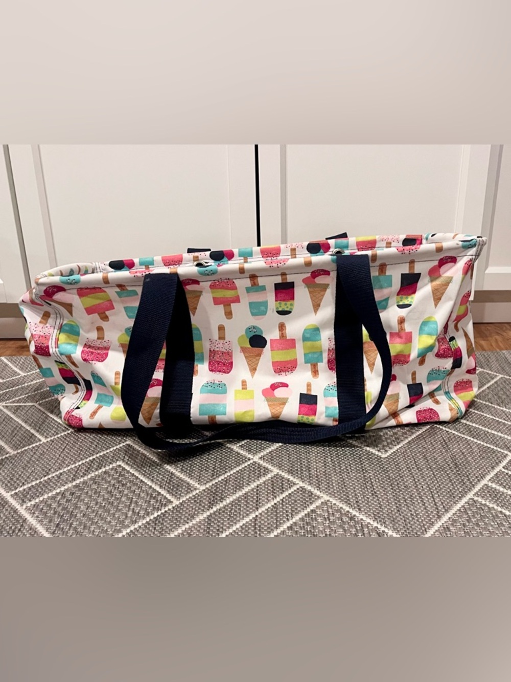 thirty-one Cream Tote Bag with Multicolor Popsicle Print